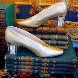 Women's shoes